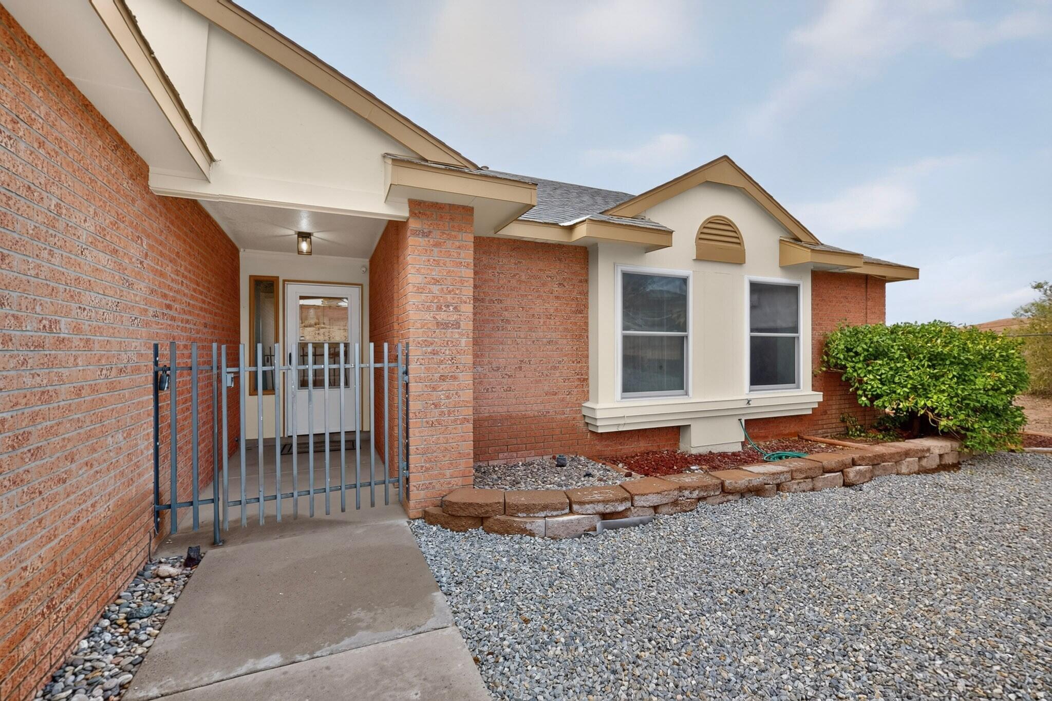 729 Silver Court Northeast Rio Rancho, NM 87124 - Photo 4 of 35 Gallery Image 4