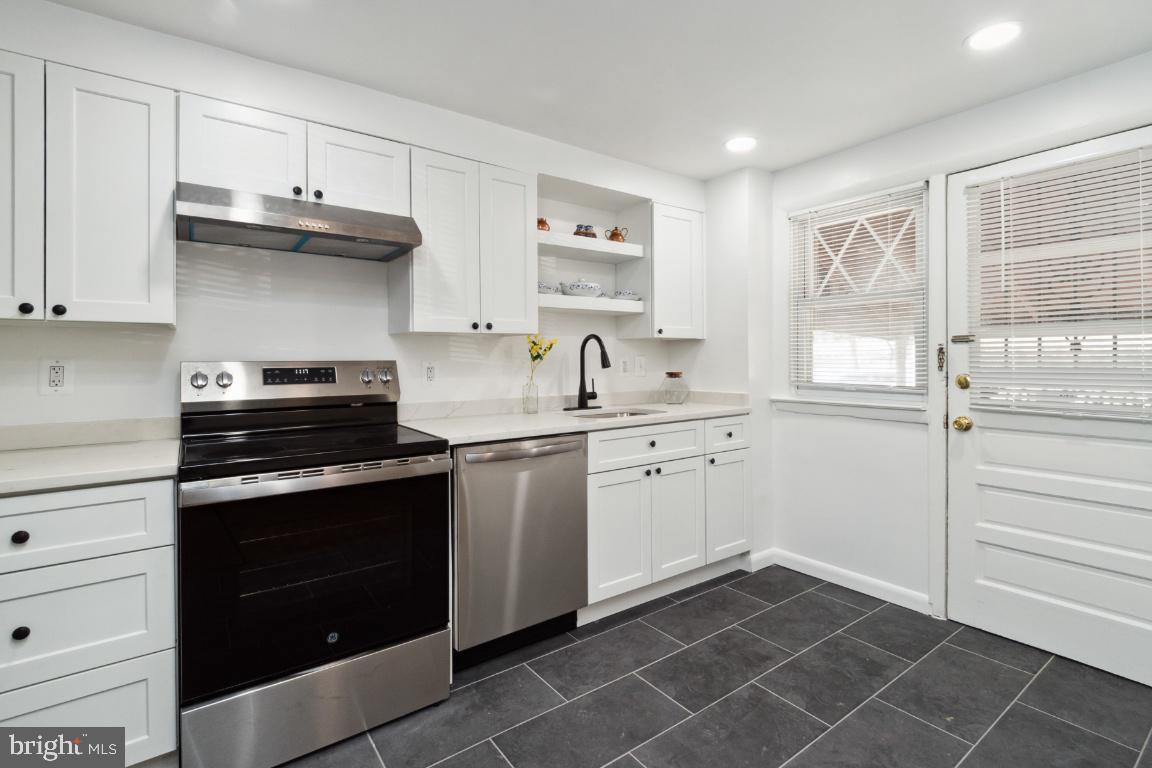 5539 Whitby Road Baltimore, MD 21206 - Photo 11 of 26 Stainless steel appliances