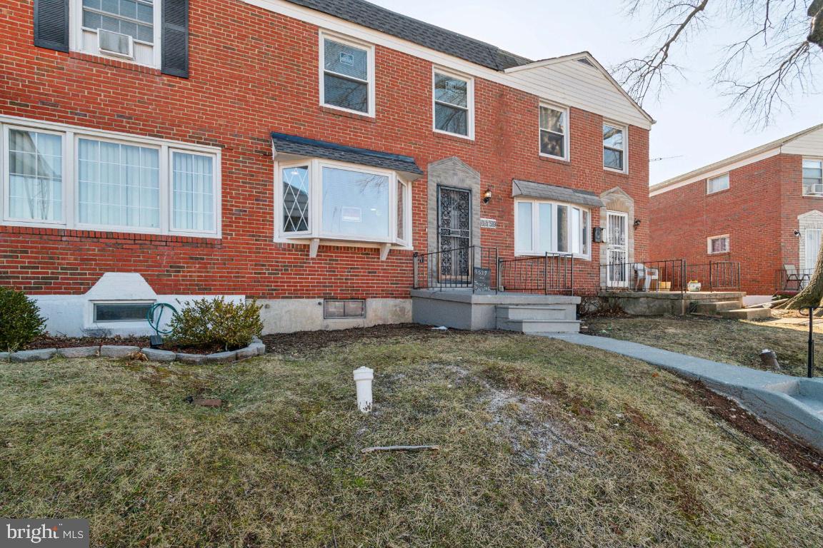 5539 Whitby Road Baltimore, MD 21206 - Photo 2 of 26 Not many steps to your front door