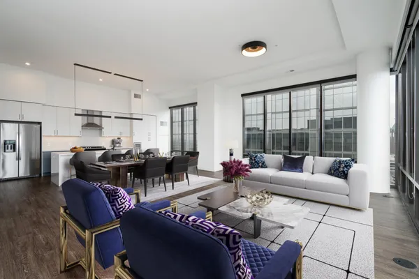 $2,605 | 270 Hennepin Avenue, Unit 1502, Minneapolis, MN 55401