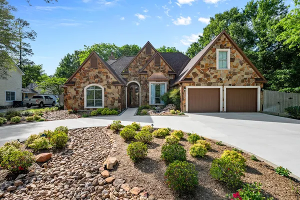 $465,000 | 11818 Thoreau Drive, Montgomery, TX 77356