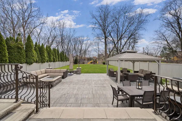 $2,475,000 | 3075 Keystone Road, Northbrook, IL 60062