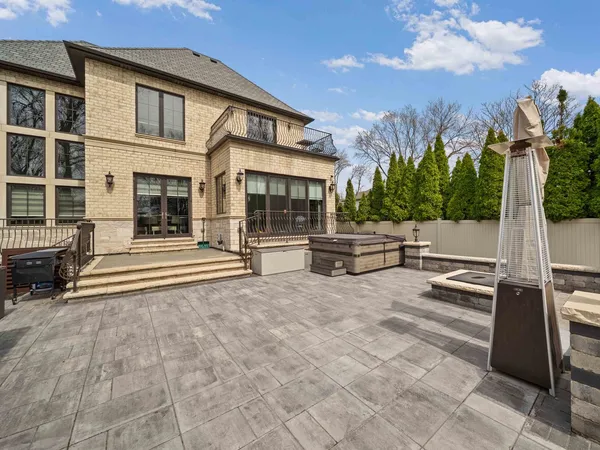 $2,475,000 | 3075 Keystone Road, Northbrook, IL 60062