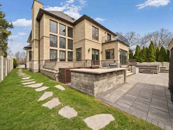 $2,475,000 | 3075 Keystone Road, Northbrook, IL 60062