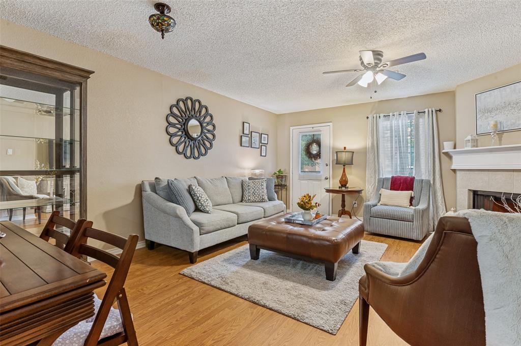 22 Abbey Road Euless, TX 76039 - Photo 7 of 23 Cozy living room setting with natural light