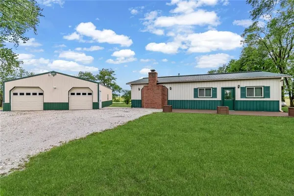 $250,000 | 17237 W Highway, Carrollton, MO 64633