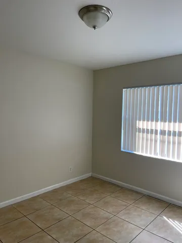 $2,000 | 3816 Woodridge Terrace, Palm Springs, FL 33461