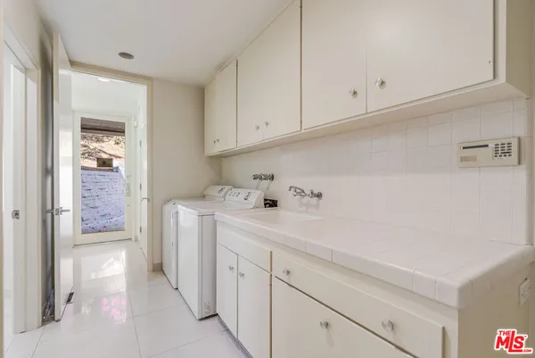 $35,000 | 811 North Hillcrest Road, Beverly Hills, CA 90210