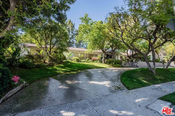 $35,000 | 811 North Hillcrest Road, Beverly Hills, CA 90210