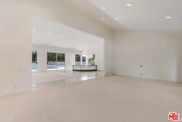 $35,000 | 811 North Hillcrest Road, Beverly Hills, CA 90210
