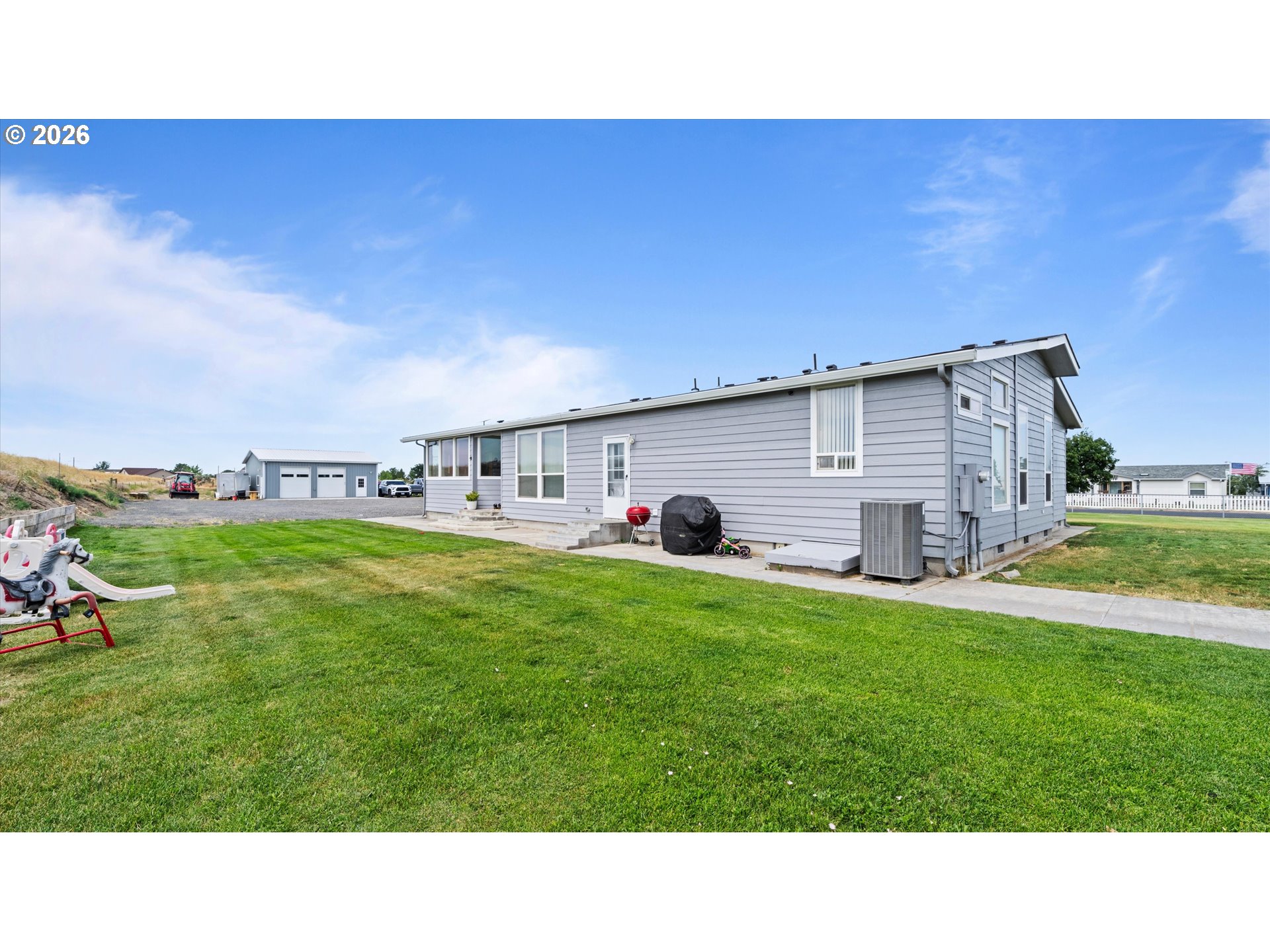 32374 East Loop Road Hermiston, OR 97838 - Photo 7 of 38