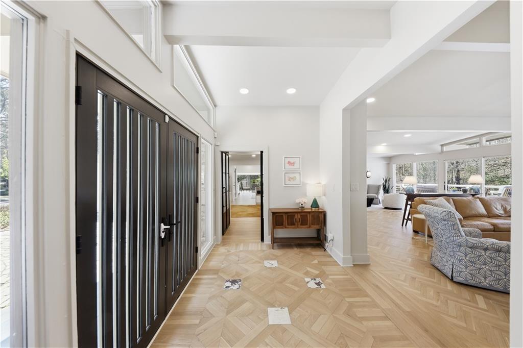 505 Hollydale Court Northwest Atlanta, GA 30342 - Photo 11 of 117