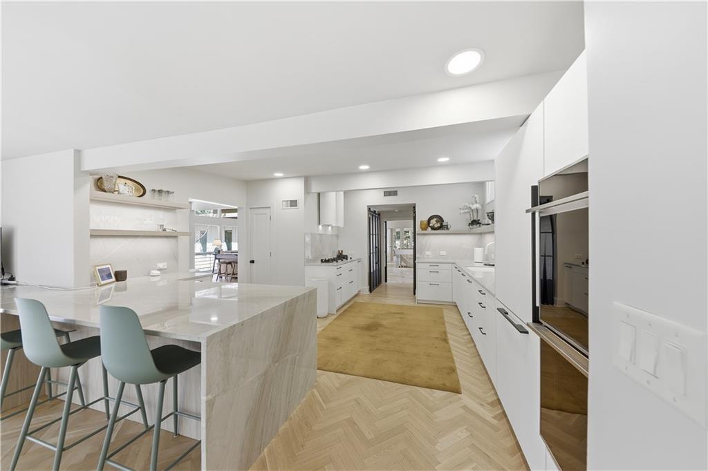 505 Hollydale Court Northwest Atlanta, GA 30342 - Photo 29 of 117