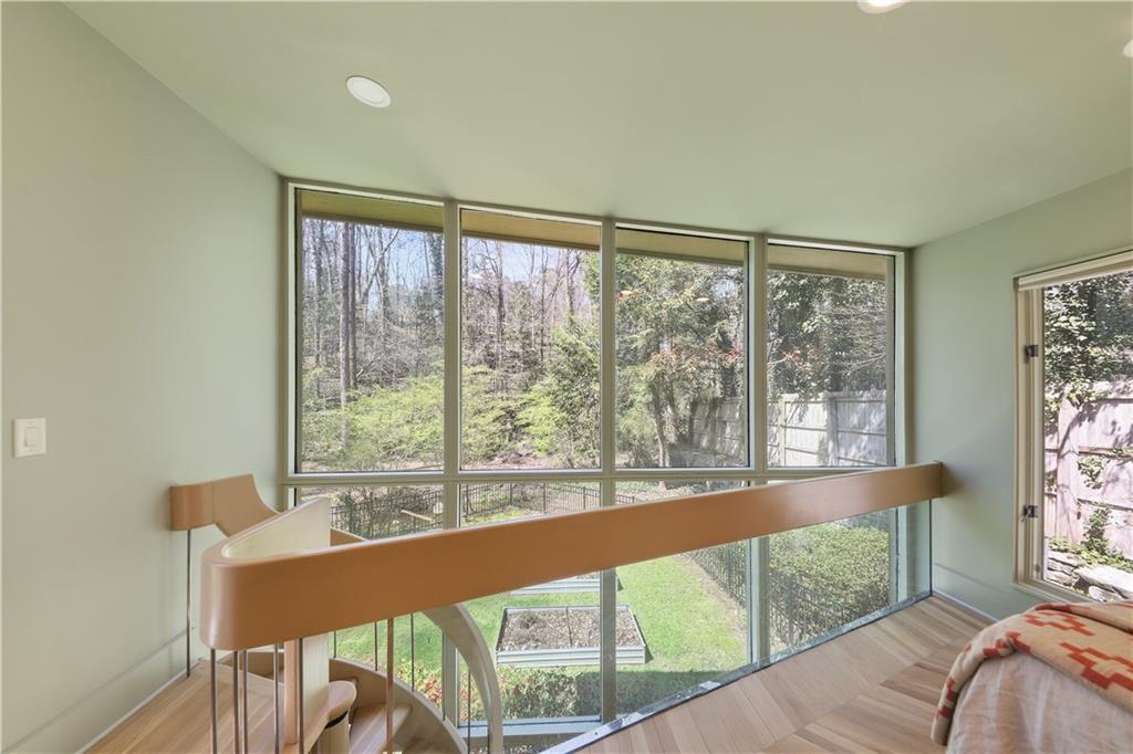 505 Hollydale Court Northwest Atlanta, GA 30342 - Photo 45 of 117