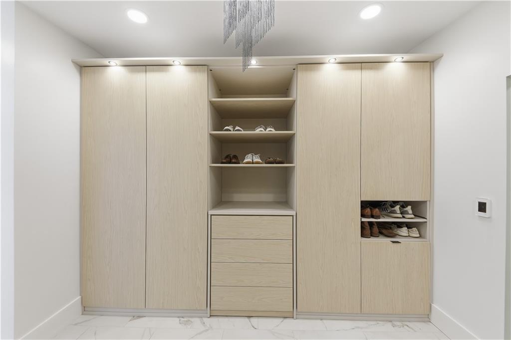 505 Hollydale Court Northwest Atlanta, GA 30342 - Photo 49 of 117