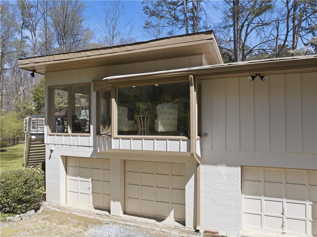 505 Hollydale Court Northwest Atlanta, GA 30342 - Photo 5 of 117