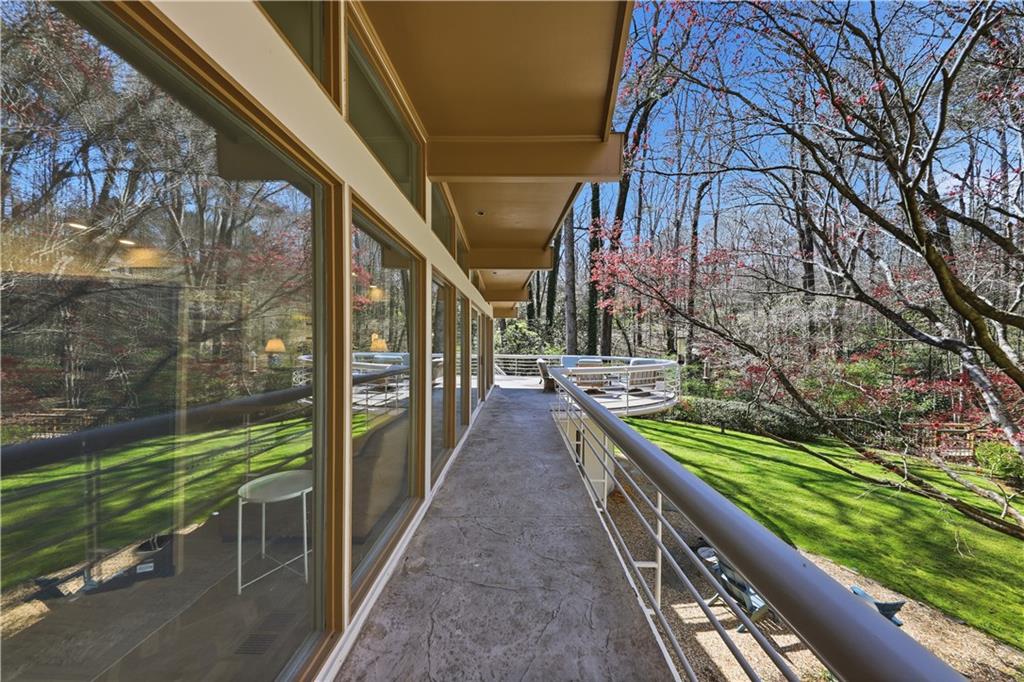 505 Hollydale Court Northwest Atlanta, GA 30342 - Photo 59 of 117