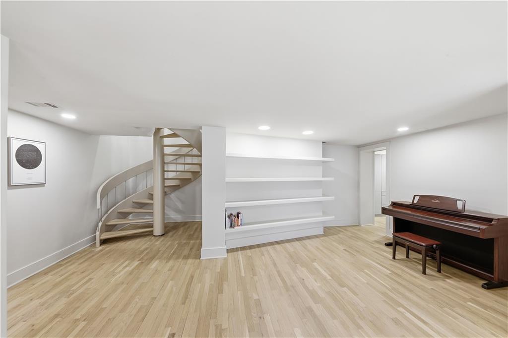 505 Hollydale Court Northwest Atlanta, GA 30342 - Photo 63 of 117