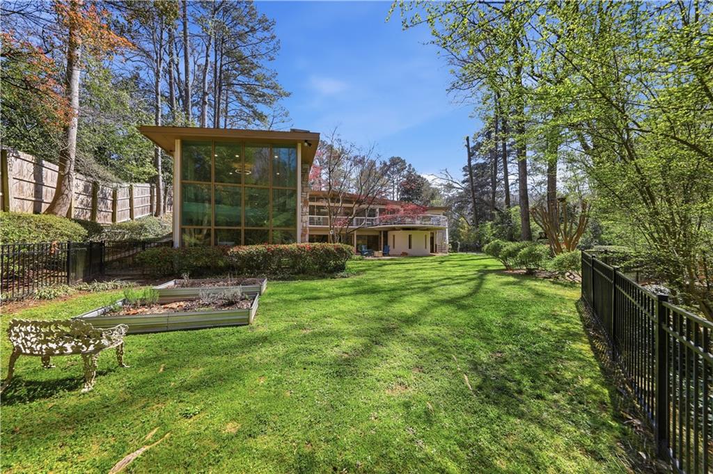 505 Hollydale Court Northwest Atlanta, GA 30342 - Photo 93 of 117