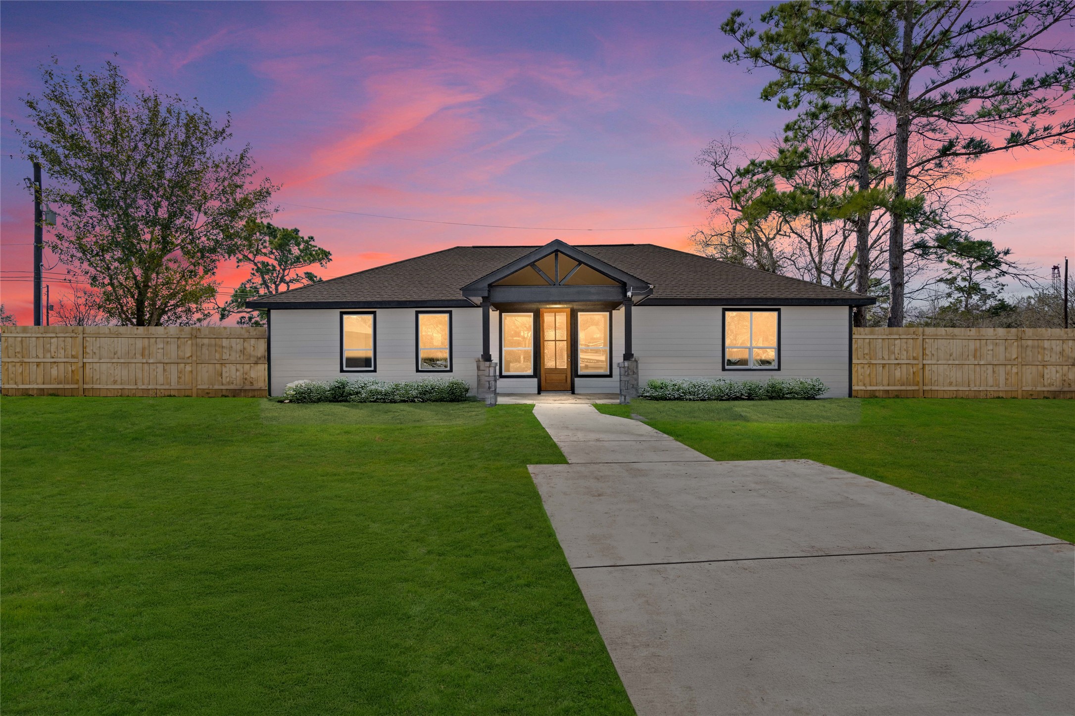 4654 North Teague Street Rosharon, TX 77583 - Photo 1 of 46 Welcome to 4654 N Teague
Street. Stunning newly built
home, highlighting its
modern façade and
expansive lawn. welcoming
pathway leads to a striking
front entry, promising
elegance and comfort from
the moment you arrive.