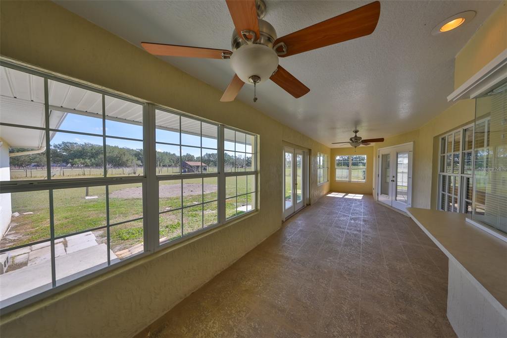 4955 Reece Road Plant City, FL 33566 - Photo 24 of 31 Closed in porch