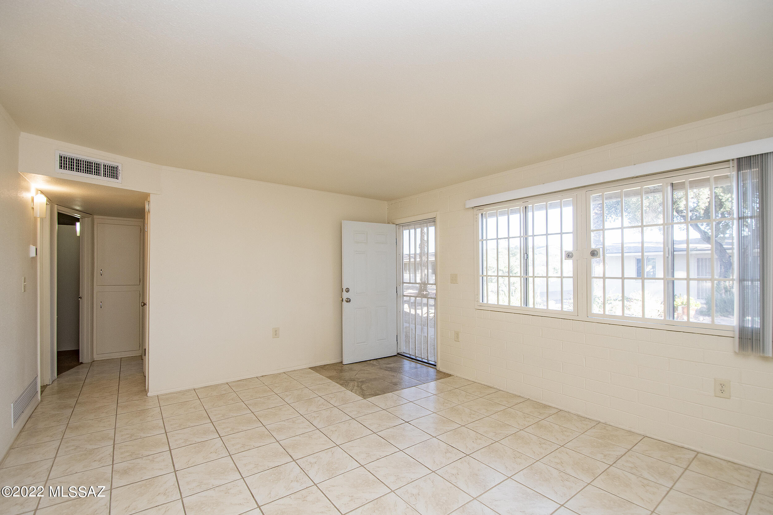 408 North Silverbell Road Tucson, AZ 85745 - Photo 11 of 33 Gallery Image 11