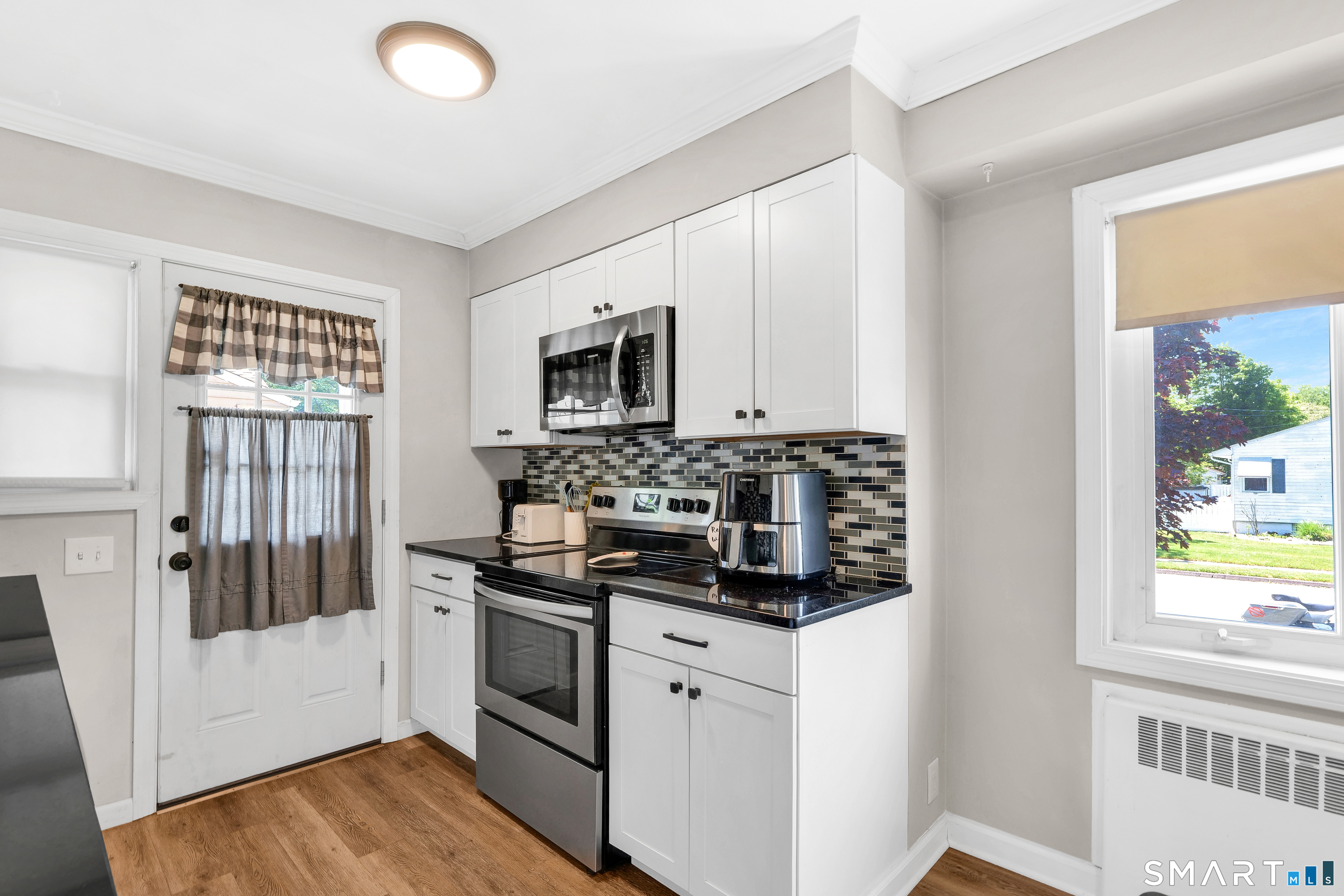 14 Roxbury Road East Hartford, CT 06118 - Photo 5 of 29