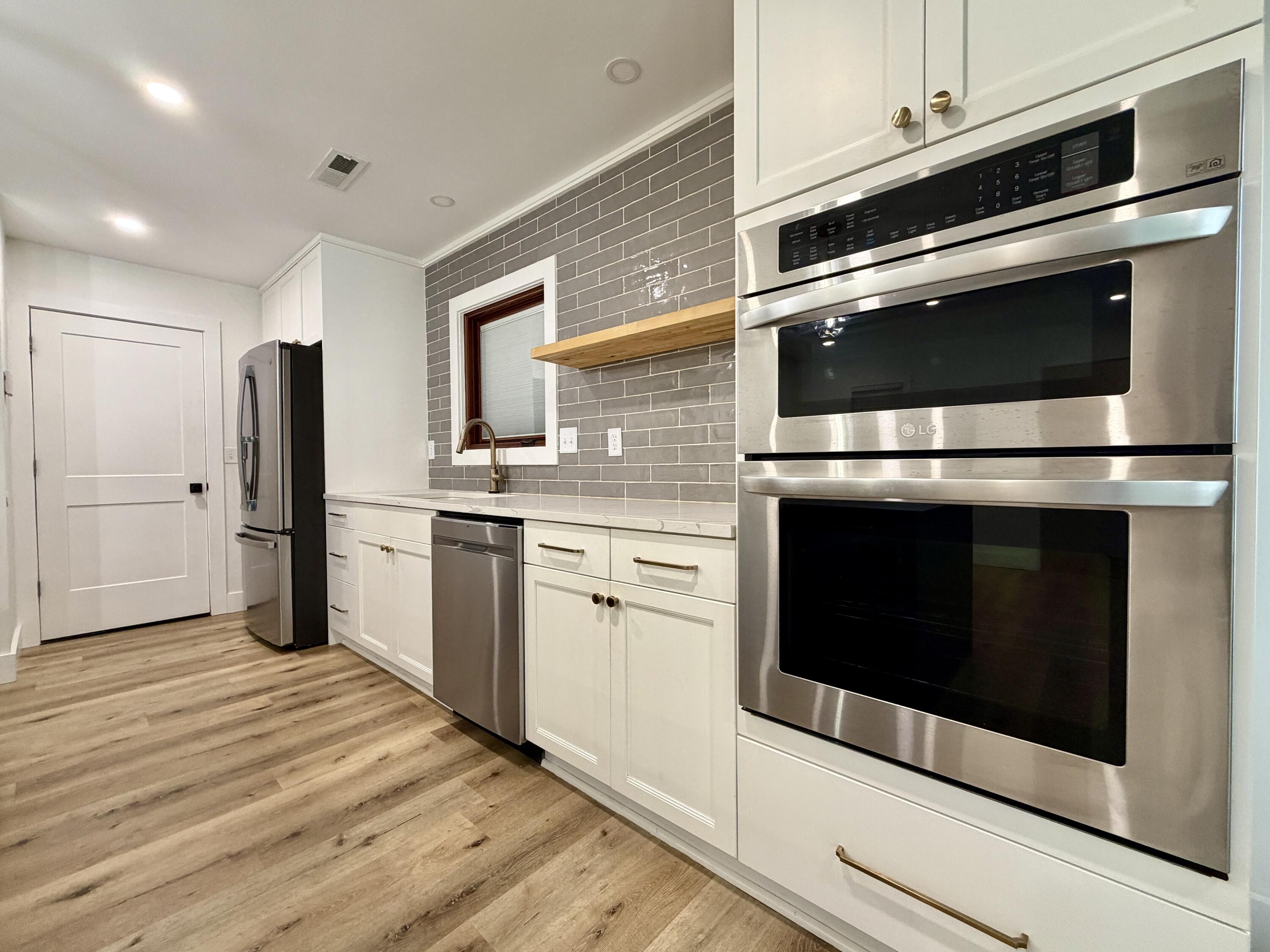 1128 Windsome Place Mount Pleasant, SC 29464 - Photo 16 of 51 Snee Farm Home for Sale