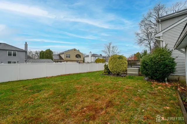 $750,000 | 12 Diamond Lane, Howell, NJ 07731