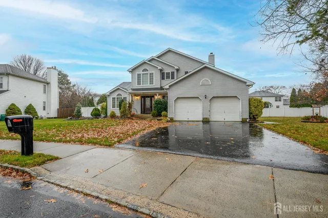 $750,000 | 12 Diamond Lane, Howell, NJ 07731