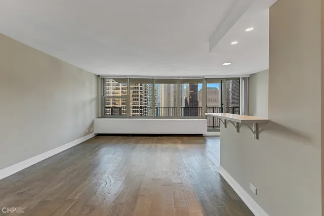 $349,000 | 400 East Randolph Street, Unit 3428, Chicago, IL 60601