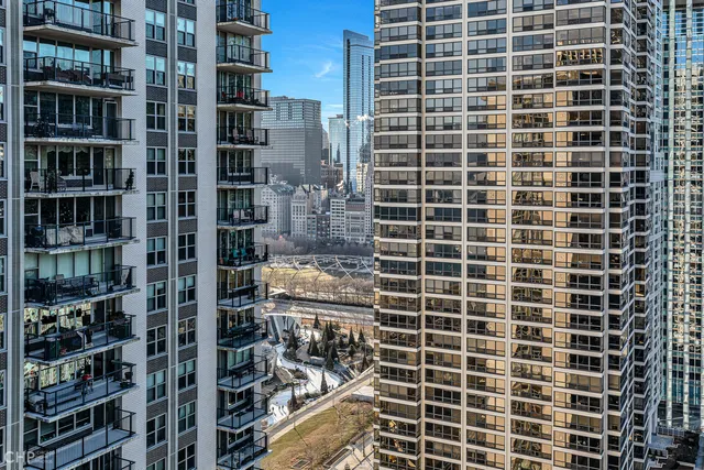 $349,000 | 400 East Randolph Street, Unit 3428, Chicago, IL 60601