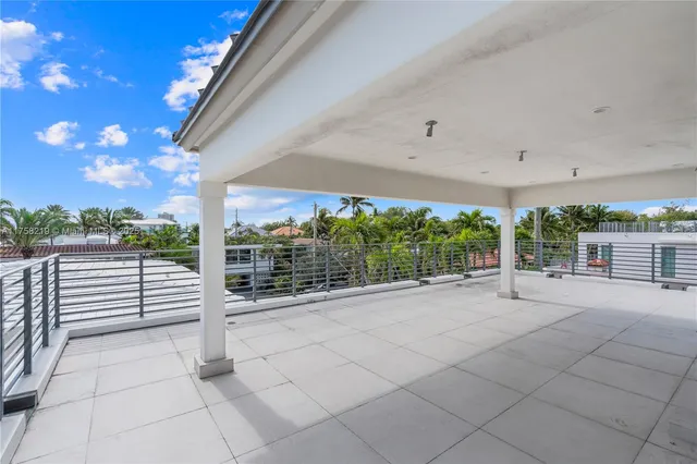$15,000 | 1807 North Fort Lauderdale Beach Boulevard, Fort Lauderdale, FL 33305