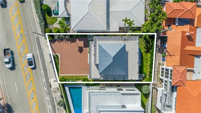 $15,000 | 1807 North Fort Lauderdale Beach Boulevard, Fort Lauderdale, FL 33305