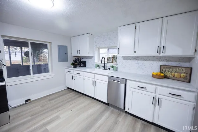 $169,900 | 2160 Virginia Avenue, Connersville, IN 47331