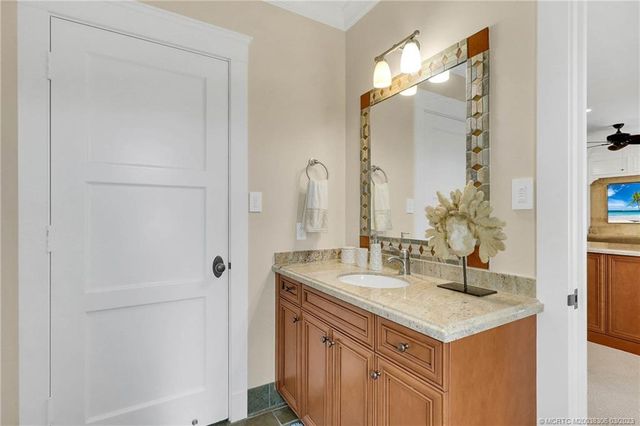 a park with water view and city view