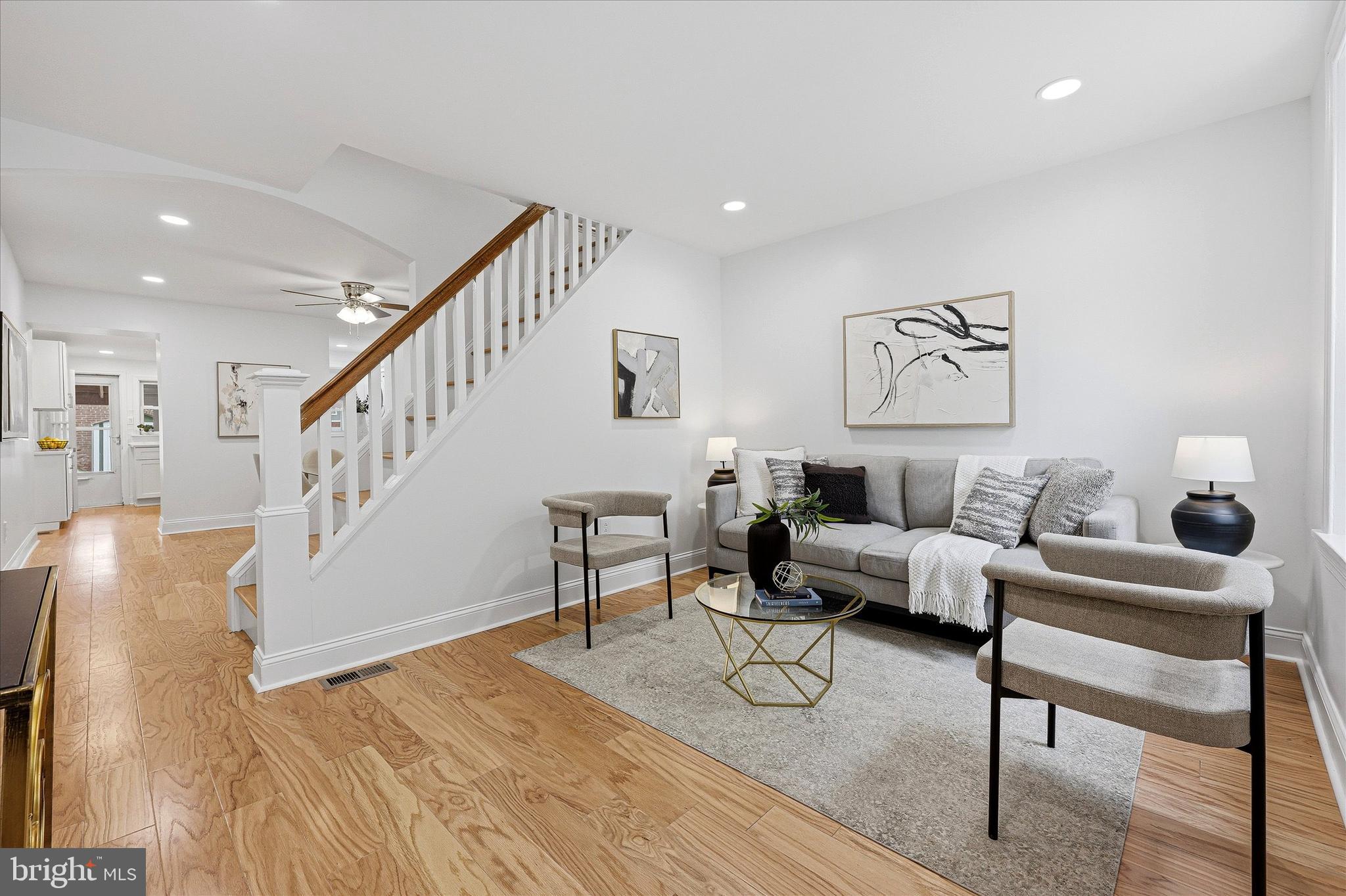 407 Conarroe Street Philadelphia, PA 19128 - Photo 6 of 27 Living Room