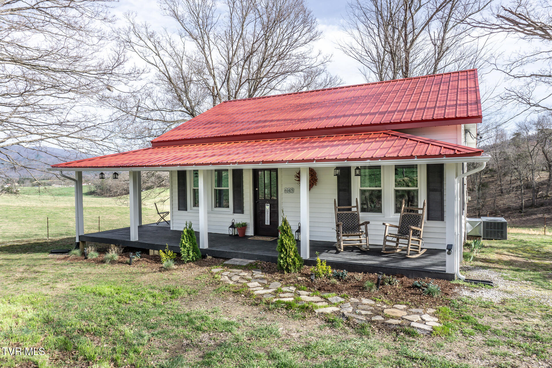 645 Garrett Hill Road Greeneville, TN 37743 - Photo 4 of 78 645GarrettHillG_003