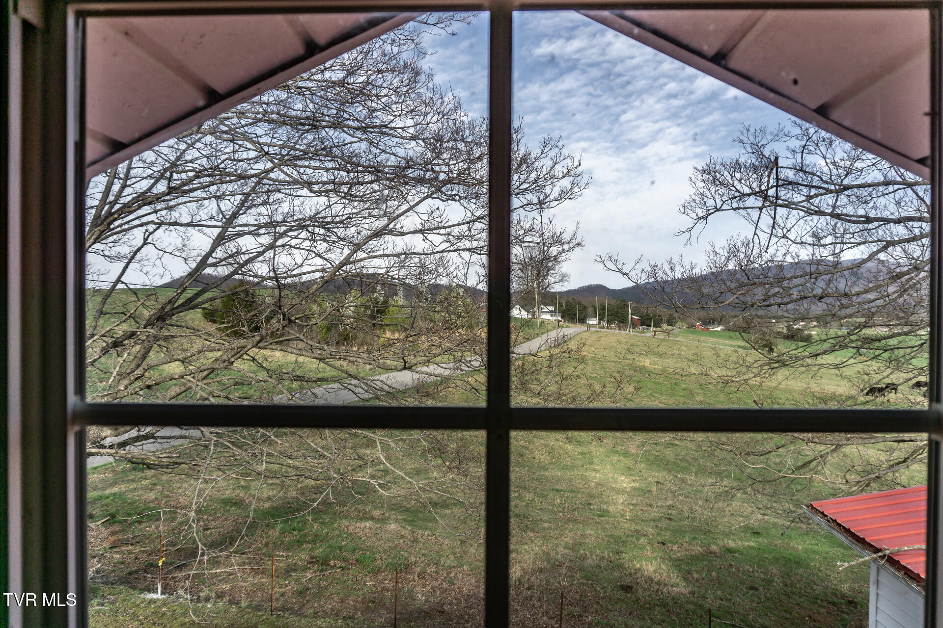 645 Garrett Hill Road Greeneville, TN 37743 - Photo 47 of 78 645GarrettHillG_062