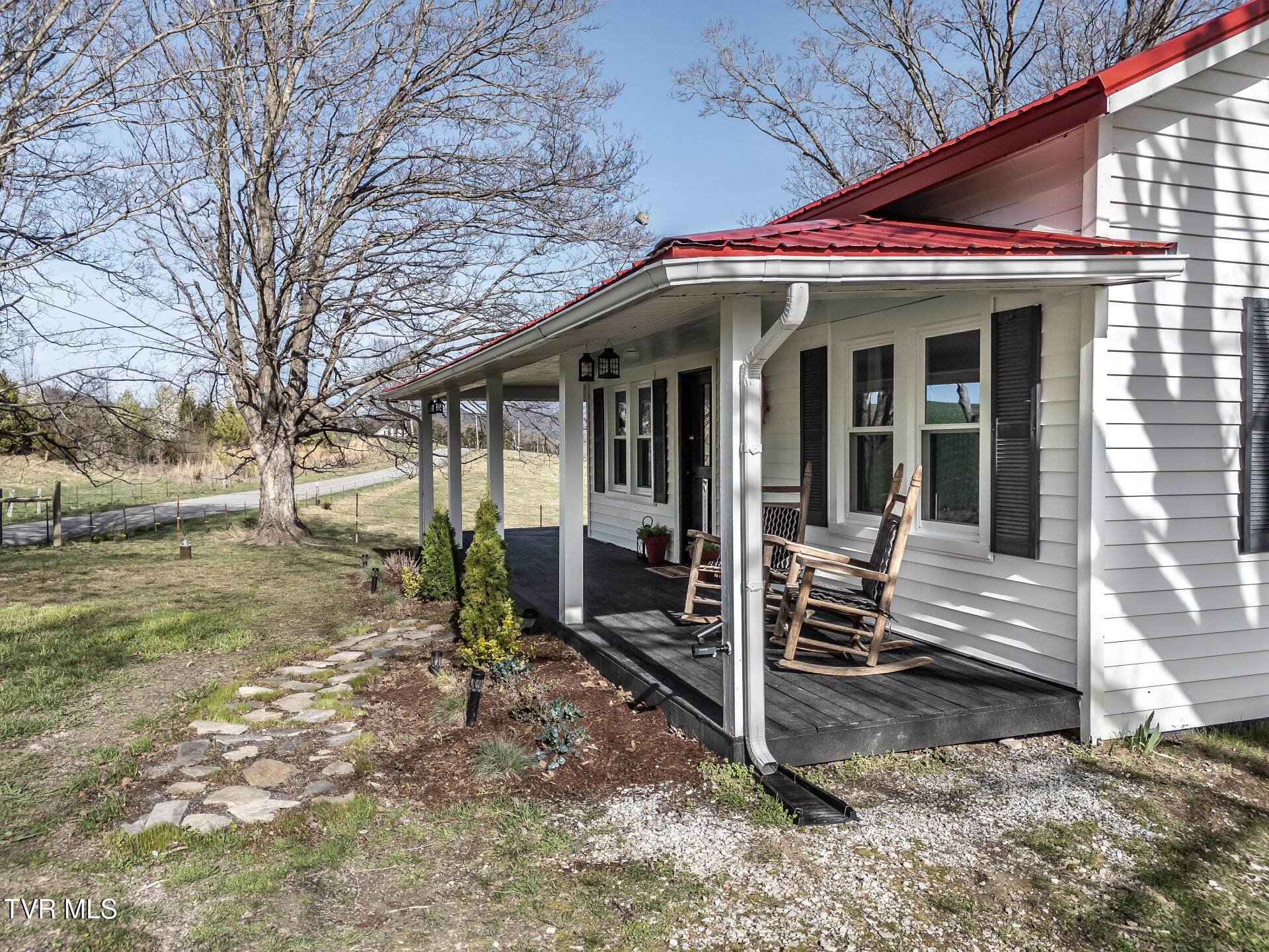 645 Garrett Hill Road Greeneville, TN 37743 - Photo 5 of 78 645GarrettHillG_131