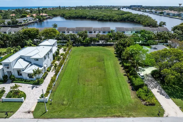 $2,500,000 | 21 Hudson Avenue, Ocean Ridge, FL 33435
