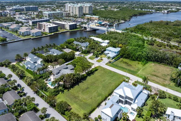 $2,500,000 | 21 Hudson Avenue, Ocean Ridge, FL 33435