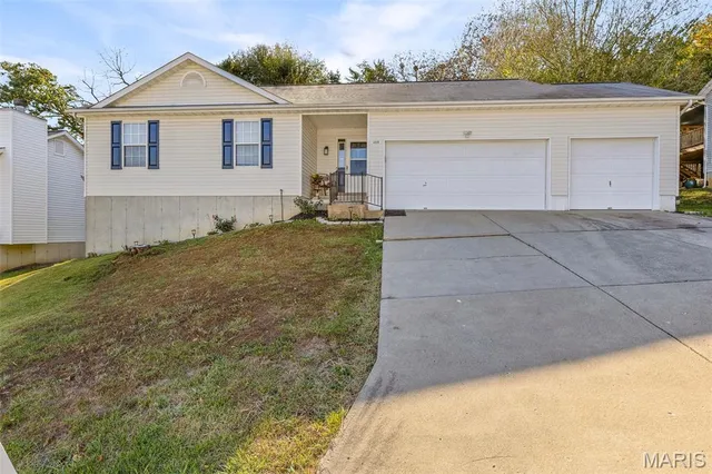 $262,500 | 4329 Northwest Point Drive, House Springs, MO 63051
