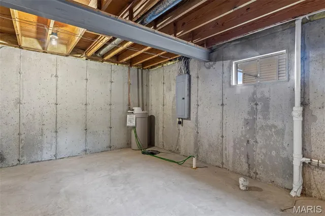 $262,500 | 4329 Northwest Point Drive, House Springs, MO 63051