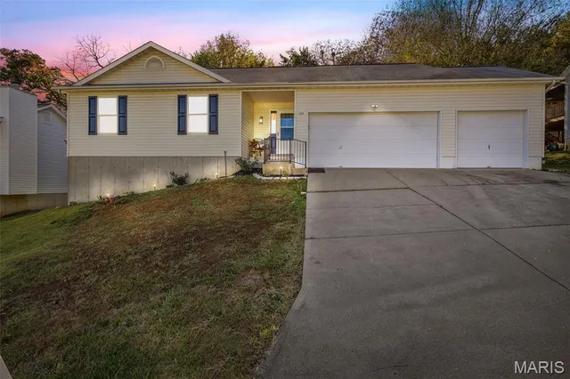 $262,500 | 4329 Northwest Point Drive, House Springs, MO 63051