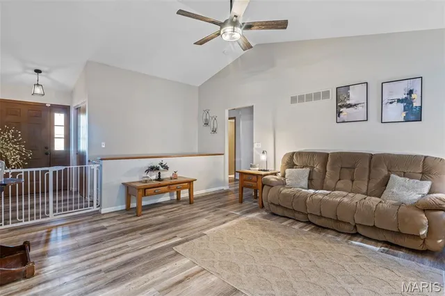 $262,500 | 4329 Northwest Point Drive, House Springs, MO 63051