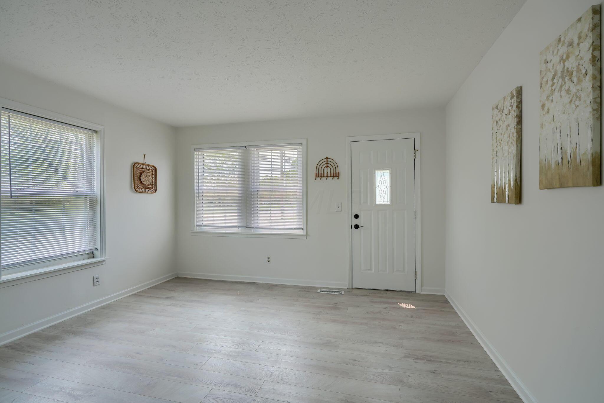 860 Colton Road Columbus, OH 43207 - Photo 5 of 29 11-web-or-mls-860 Colton Rd (30)