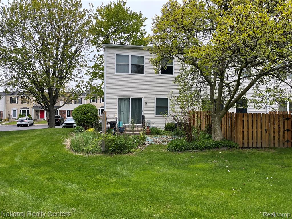 1200 Marseille Court, Unit 101 Rochester, MI 48307 - Photo 17 of 18