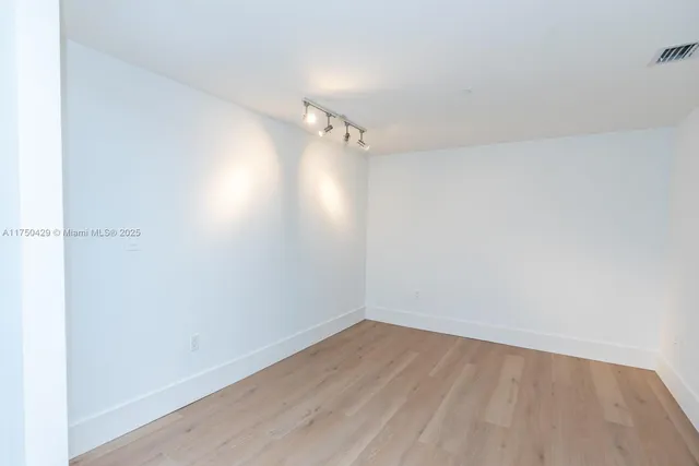 $1,188,000 | 495 Brickell Avenue, Unit 2102, Miami, FL 33131