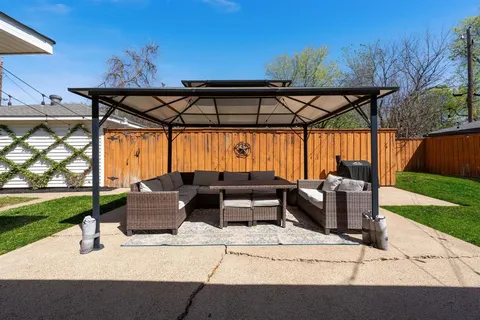 a view of outdoor space yard and patio